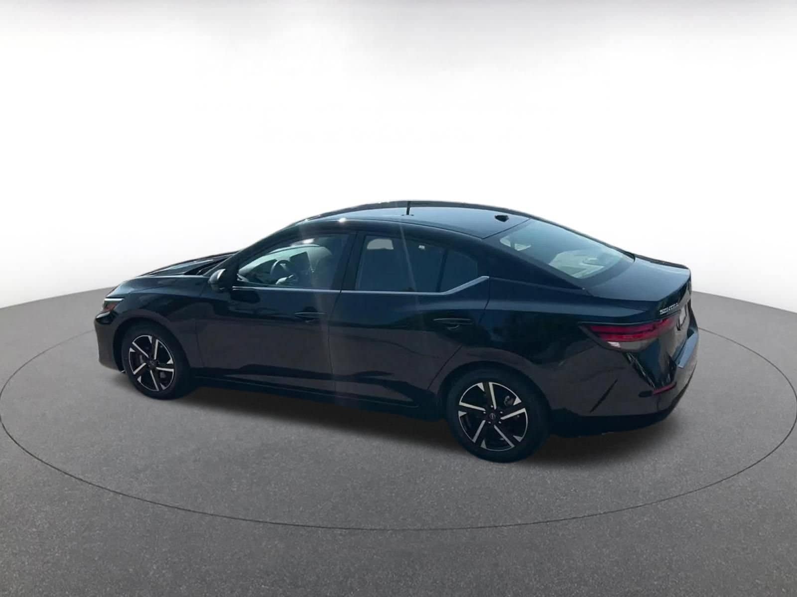 Thumbnail: 2025 Nissan Sentra - 9