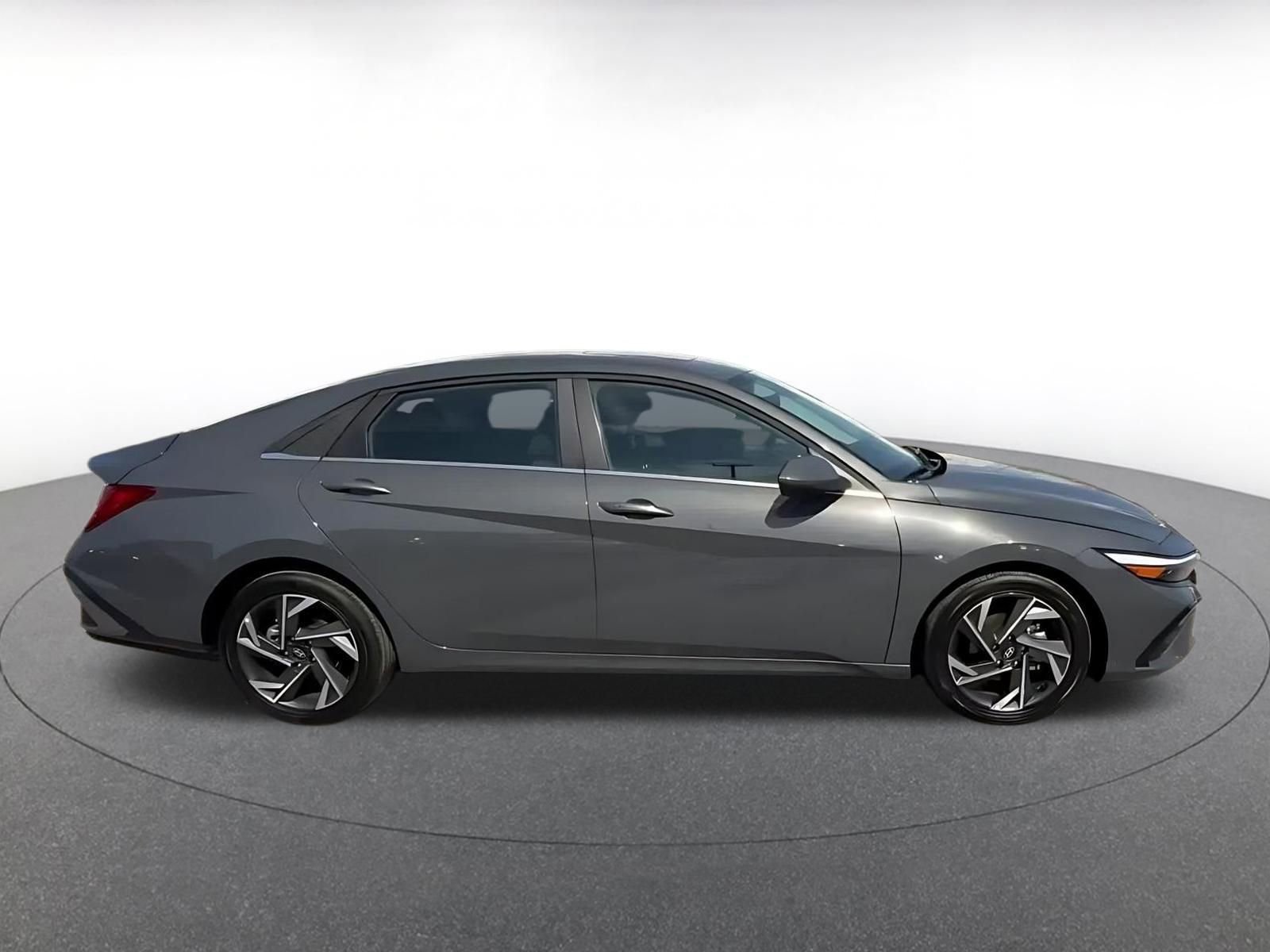 Thumbnail: 2025 Hyundai Elantra - 16