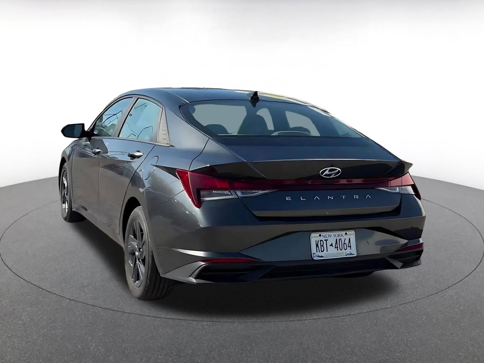 Thumbnail: 2023 Hyundai Elantra - 10