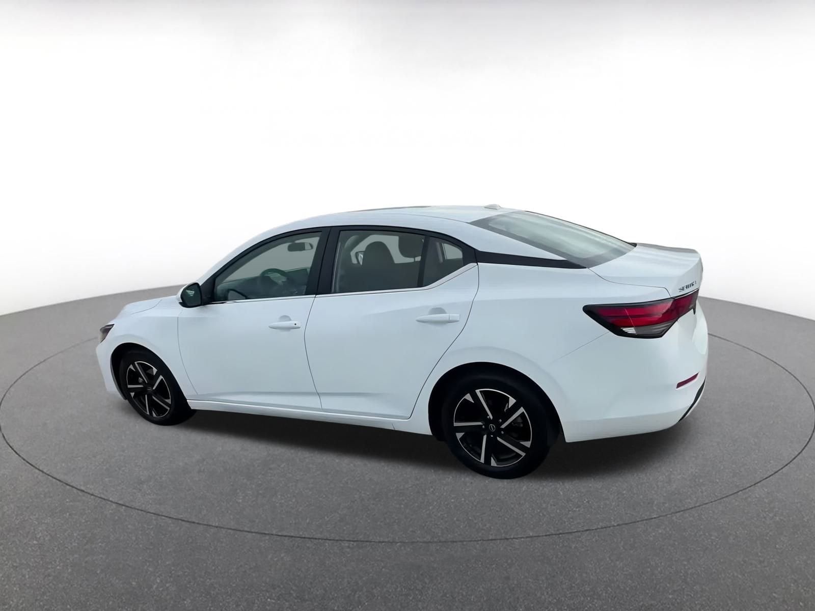 Thumbnail: 2024 Nissan Sentra - 10