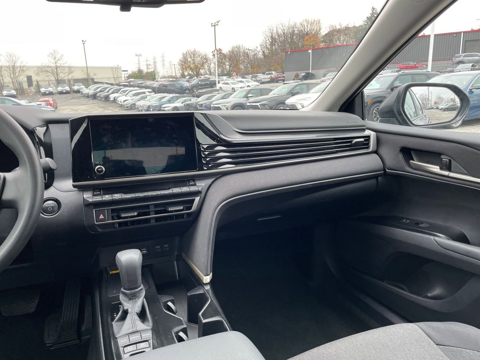 Thumbnail: 2025 Toyota Camry - 34