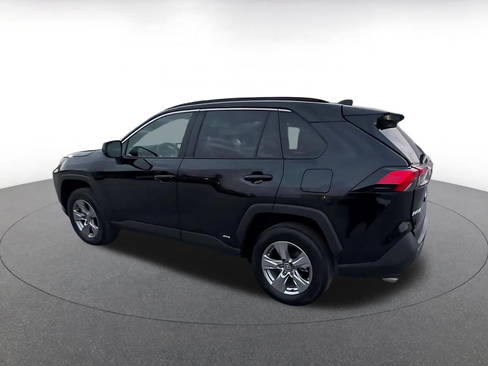 Thumbnail: 2025 Toyota RAV4 - 10