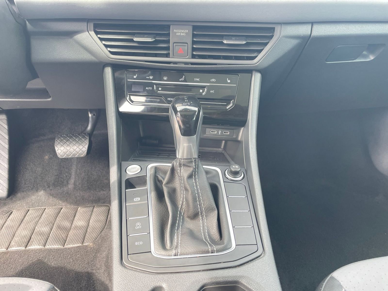 Thumbnail: 2025 Volkswagen Jetta - 18