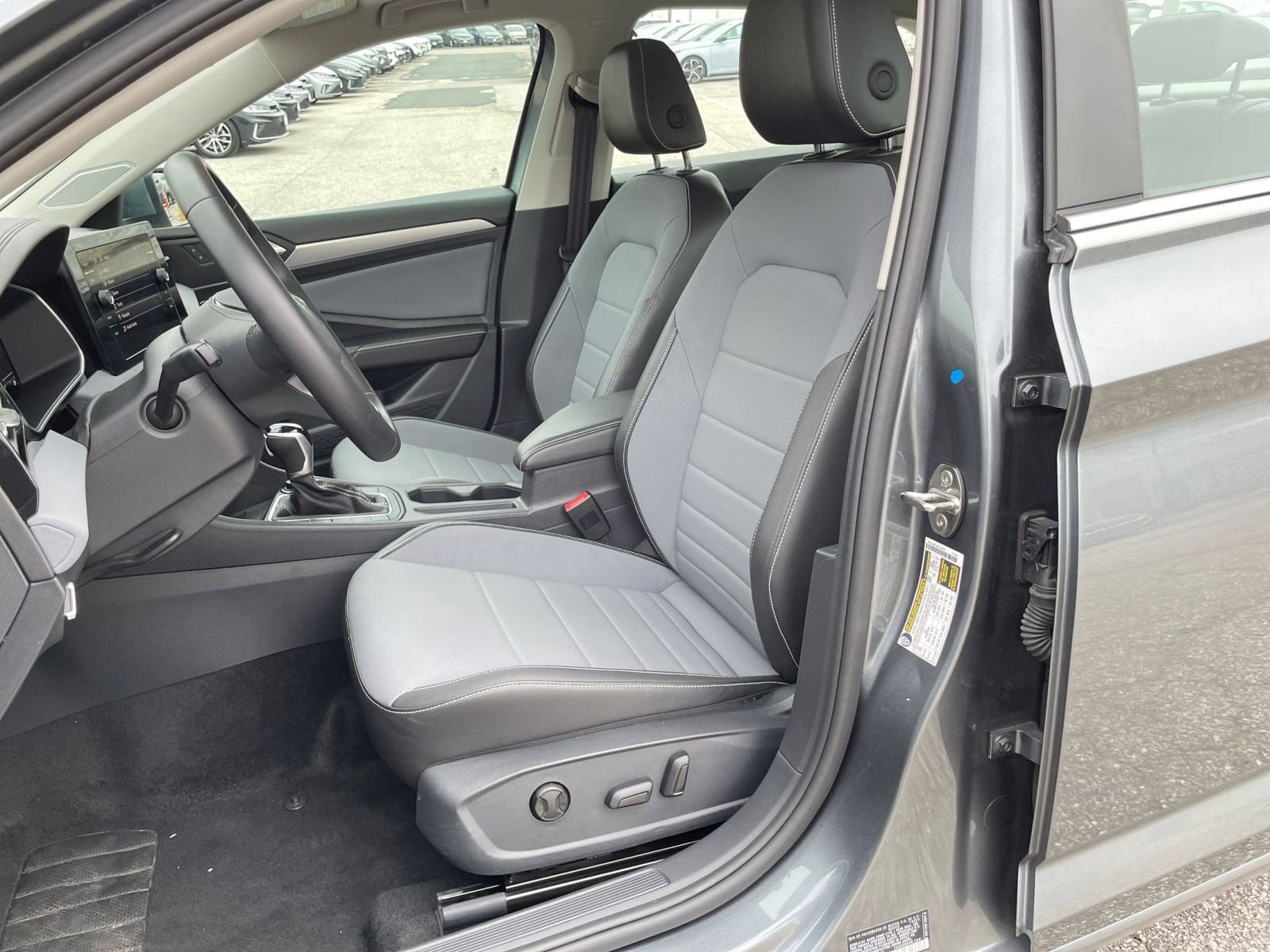 Thumbnail: 2025 Volkswagen Jetta - 25