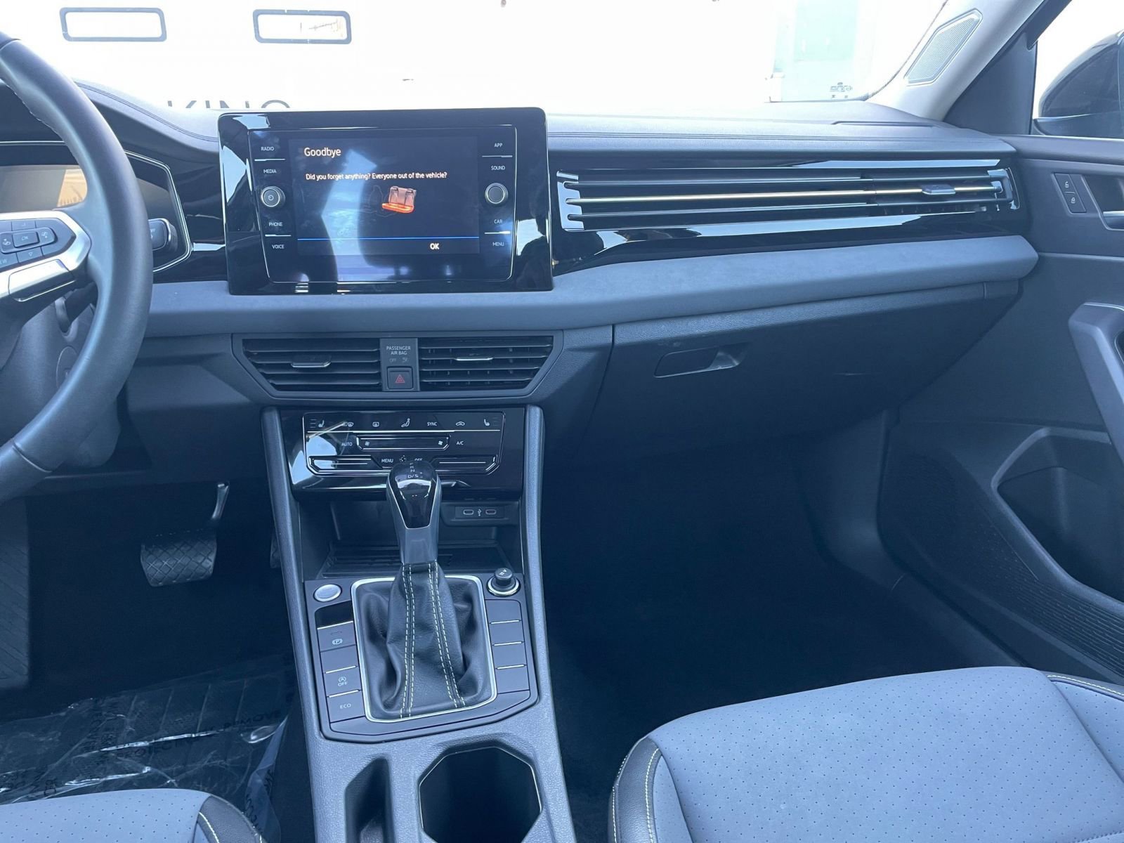 Thumbnail: 2025 Volkswagen Jetta - 35