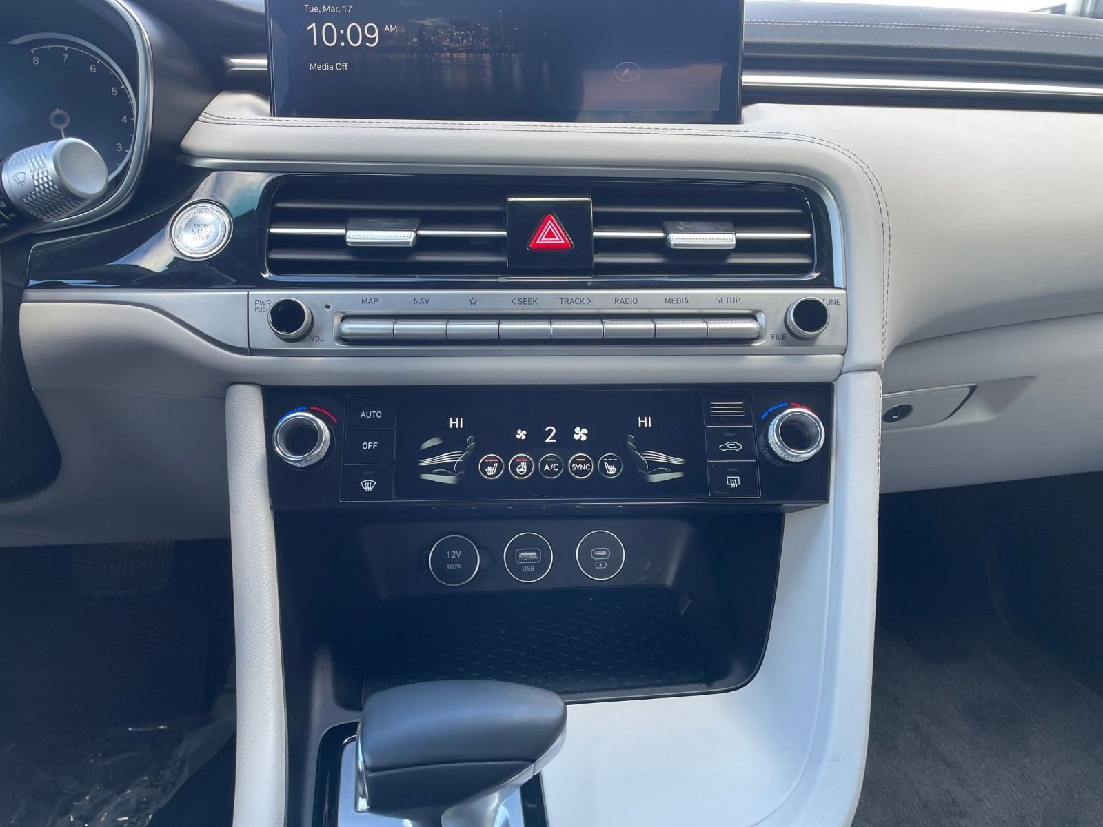 Thumbnail: 2025 Genesis G70 - 17