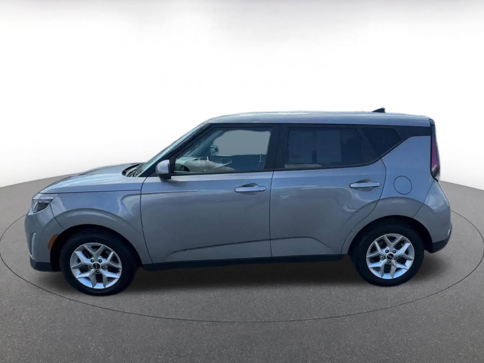 Thumbnail: 2023 Kia Soul - 8