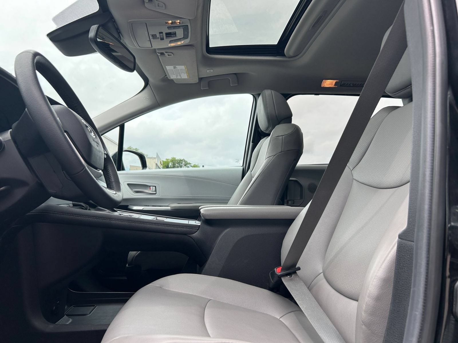 Thumbnail: 2025 Toyota Sienna - 22