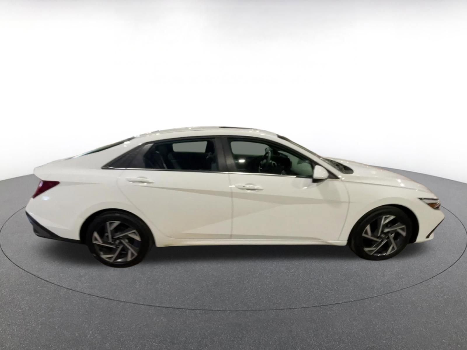 Thumbnail: 2025 Hyundai Elantra - 15