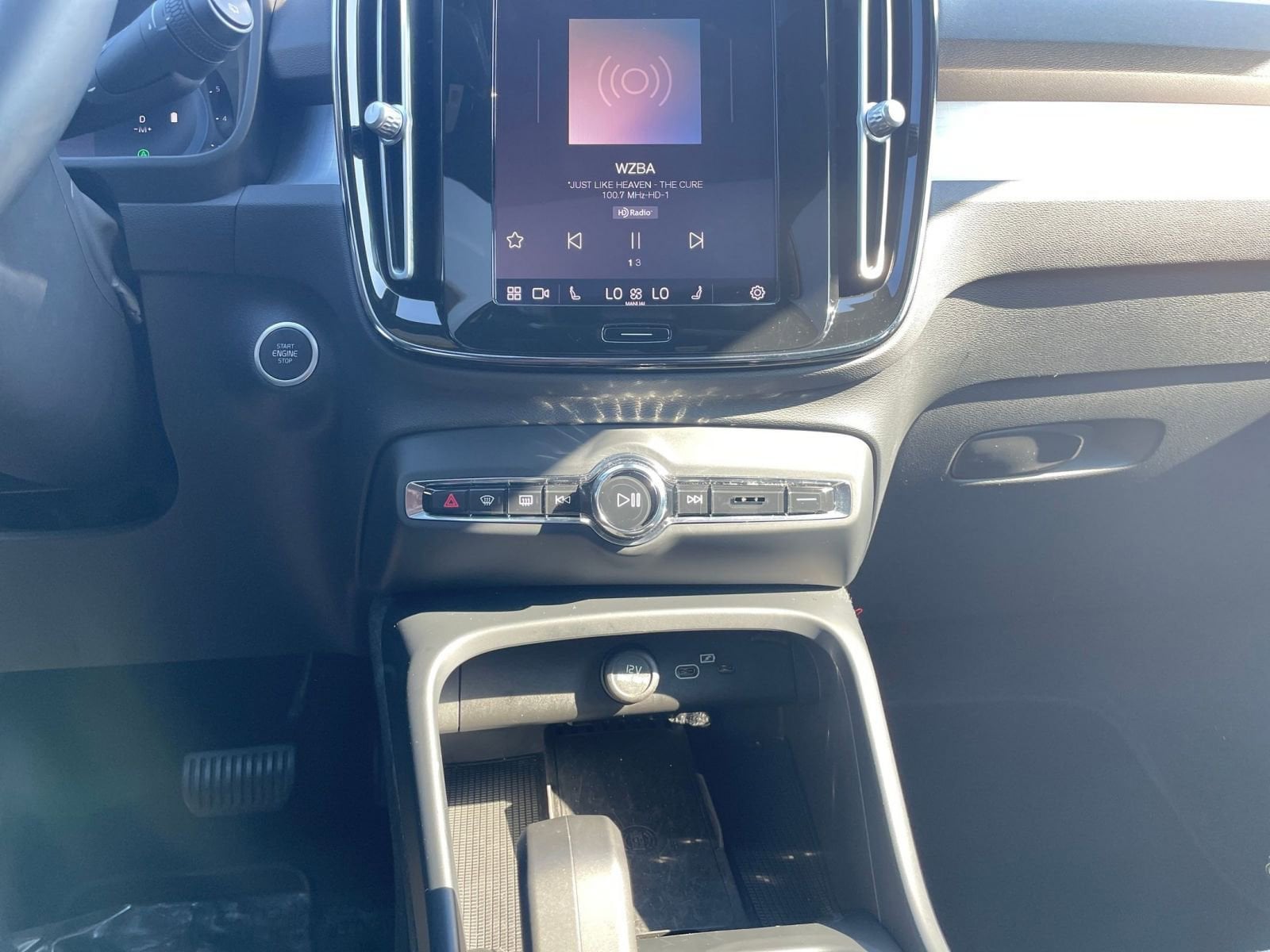 Thumbnail: 2024 Volvo XC40 - 18