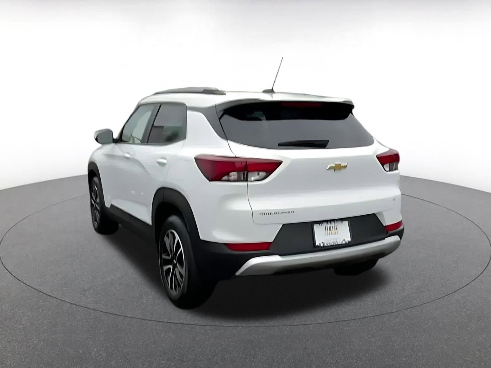 Thumbnail: 2025 Chevrolet TrailBlazer - 10