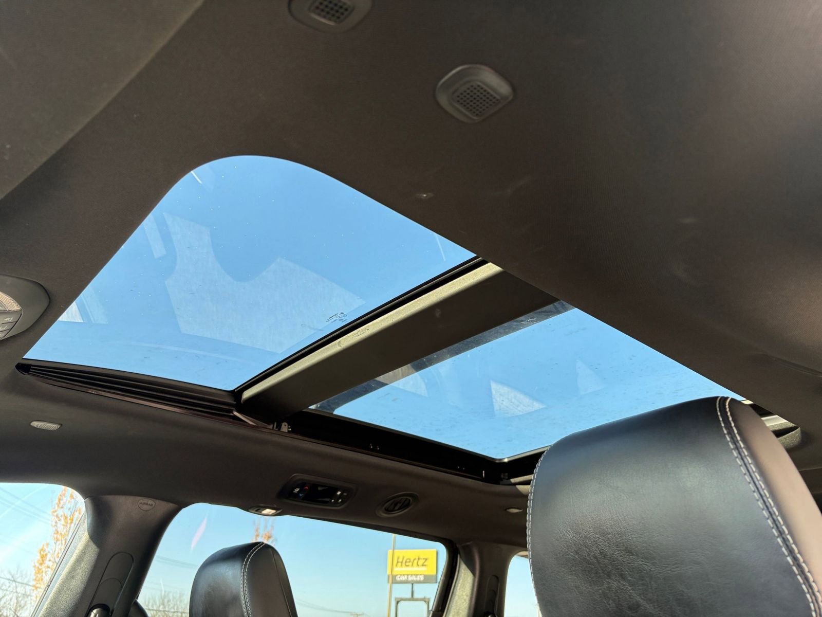 Thumbnail: 2025 Chrysler Pacifica - 32