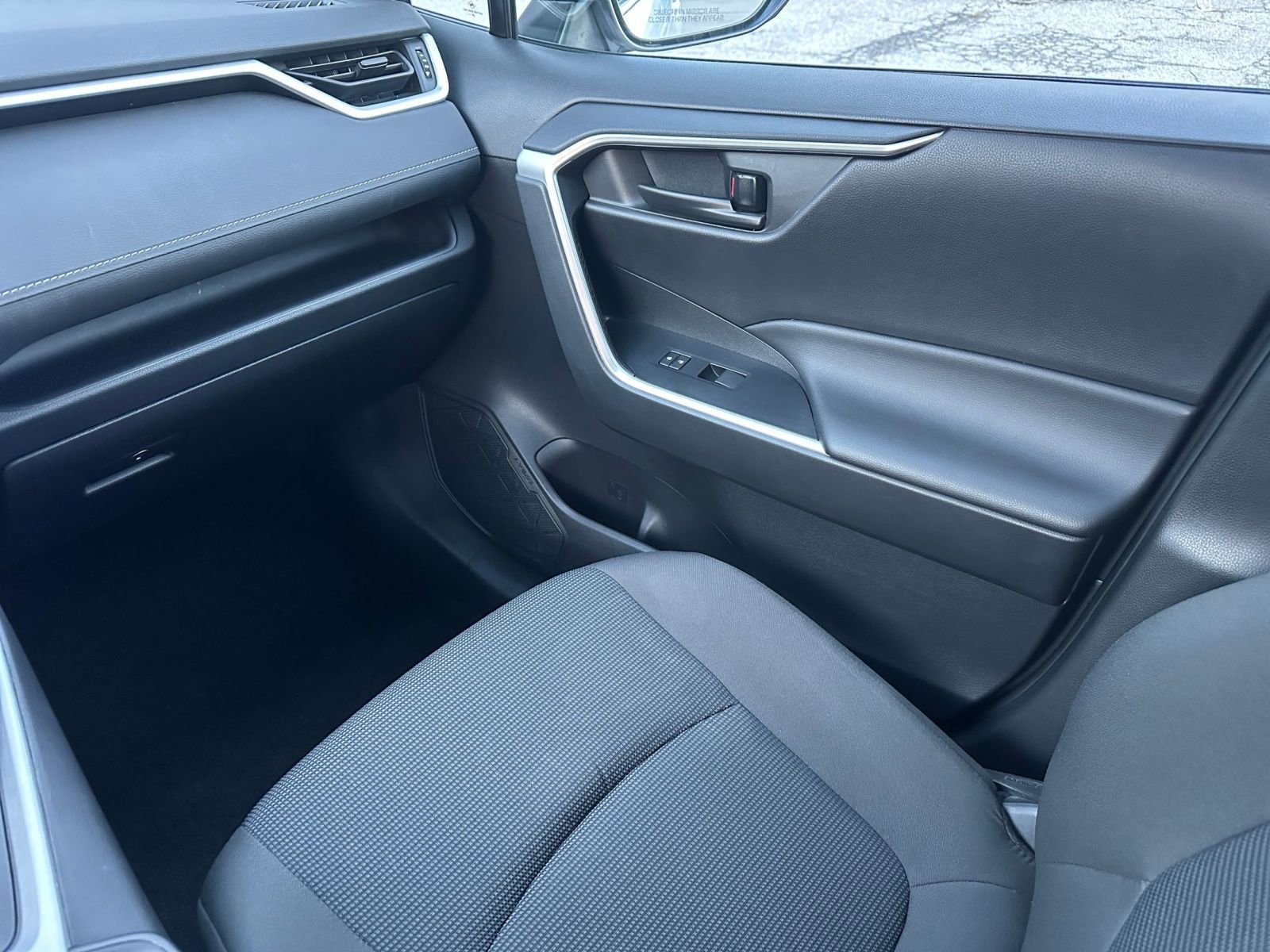 Thumbnail: 2025 Toyota RAV4 - 34