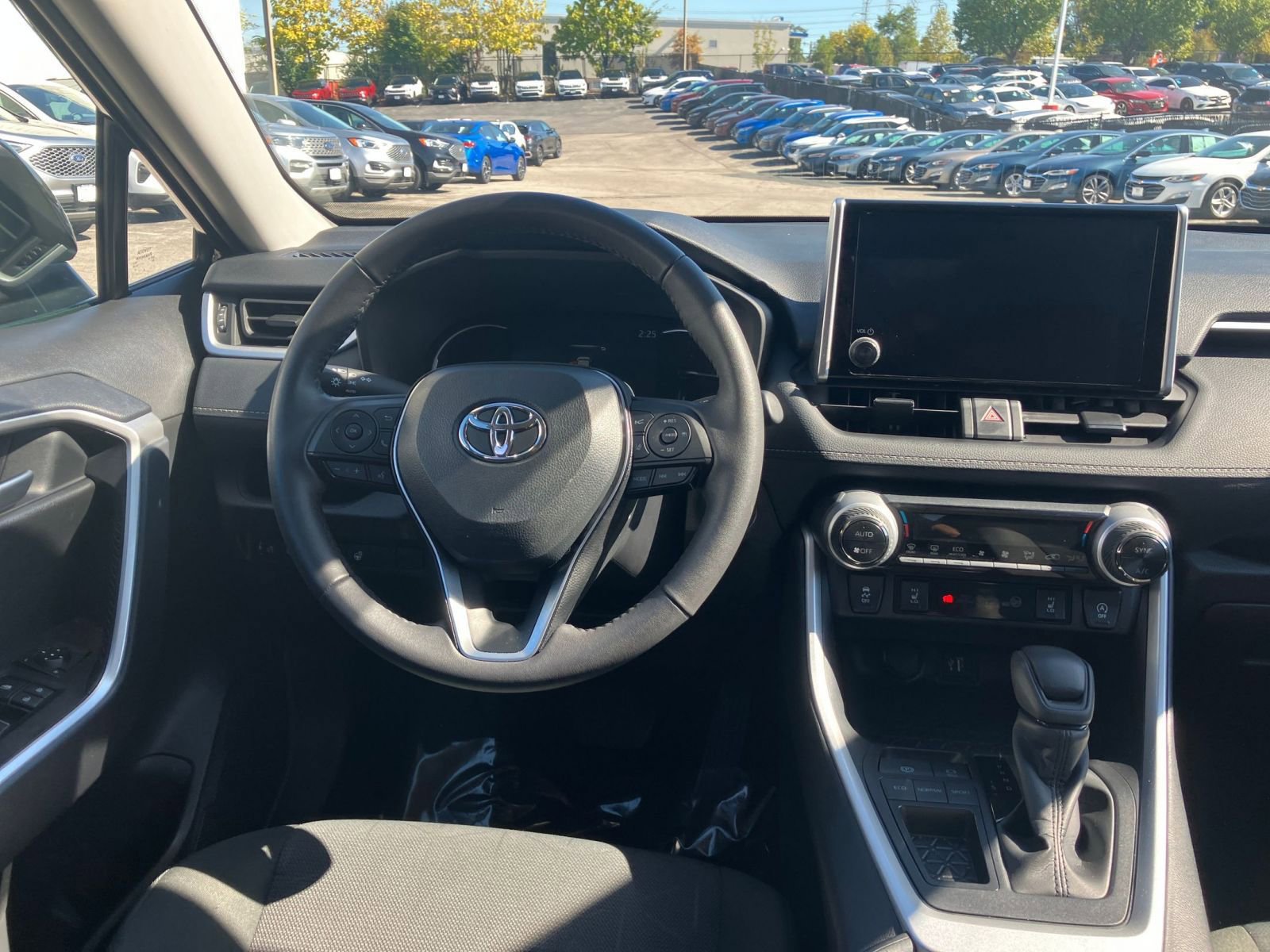 Thumbnail: 2025 Toyota RAV4 - 34