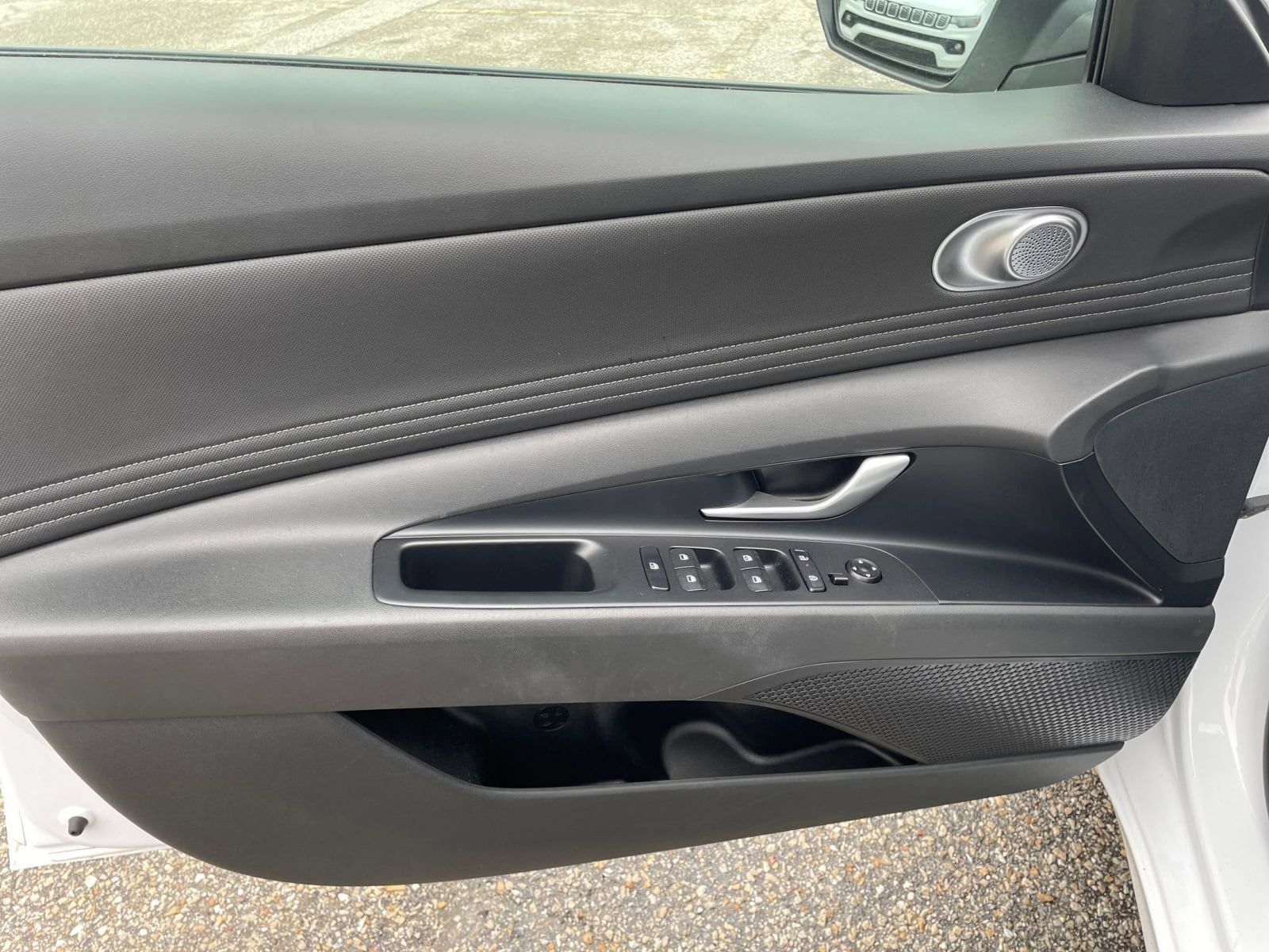 Thumbnail: 2025 Hyundai Elantra - 18