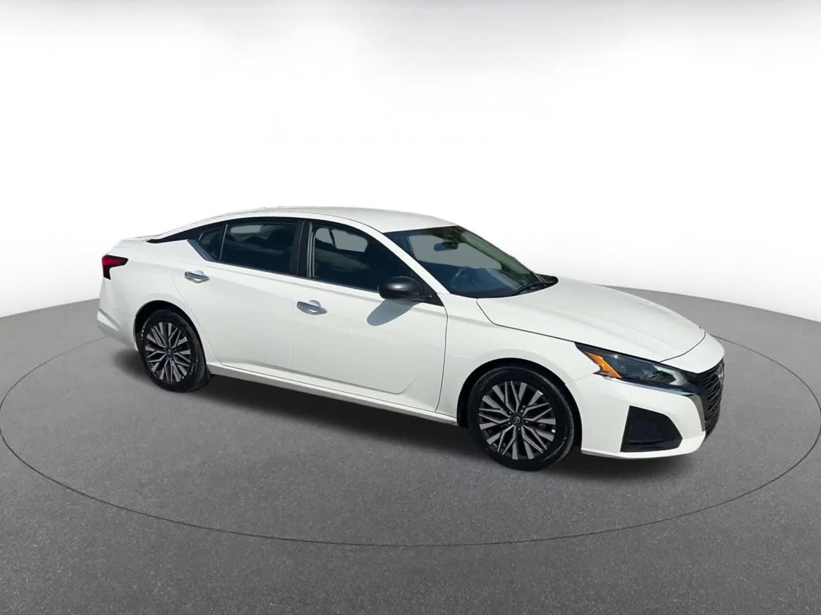 Thumbnail: 2025 Nissan Altima - 2