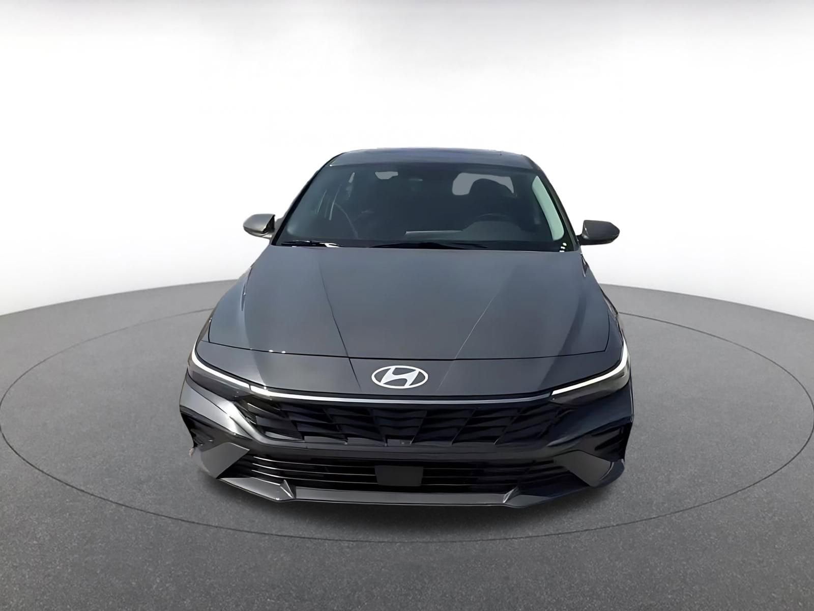 Thumbnail: 2025 Hyundai Elantra - 4