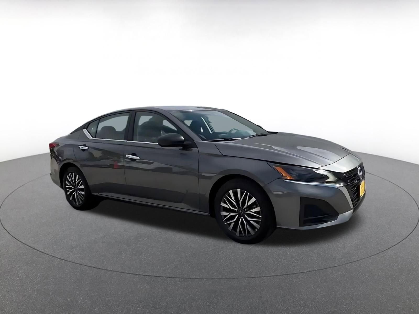 Thumbnail: 2025 Nissan Altima - 2