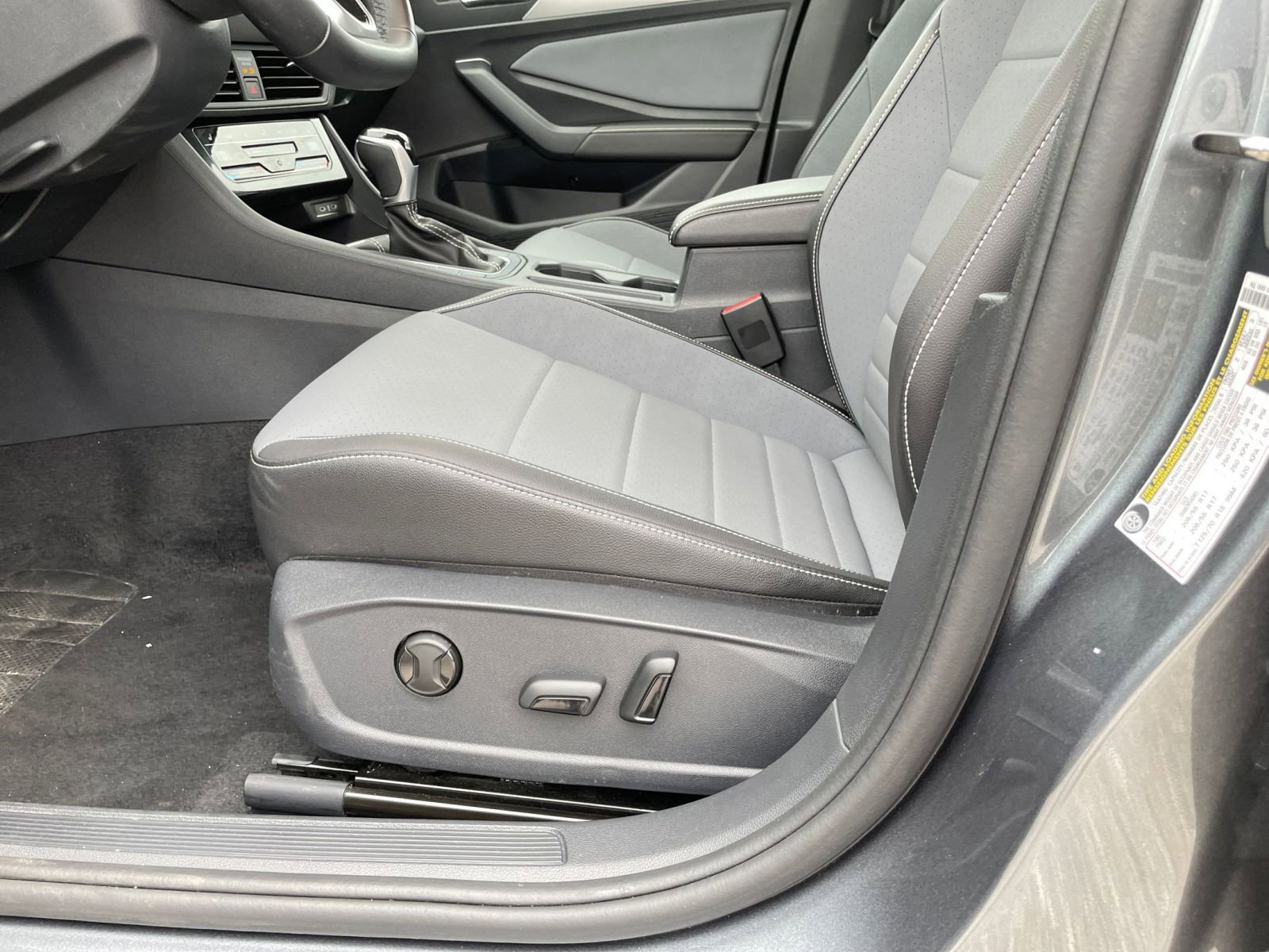 Thumbnail: 2025 Volkswagen Jetta - 23