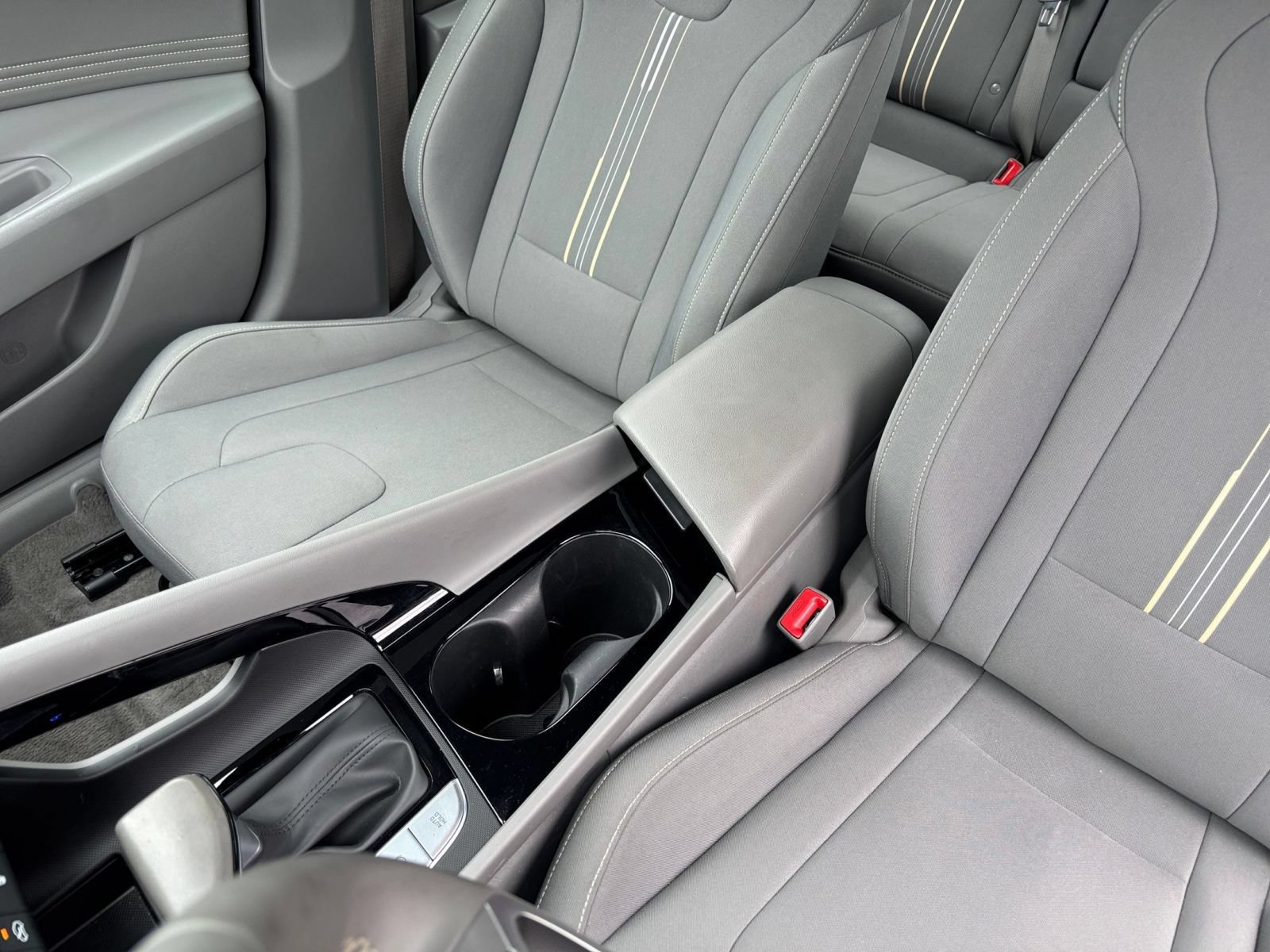 Thumbnail: 2025 Hyundai Elantra - 32