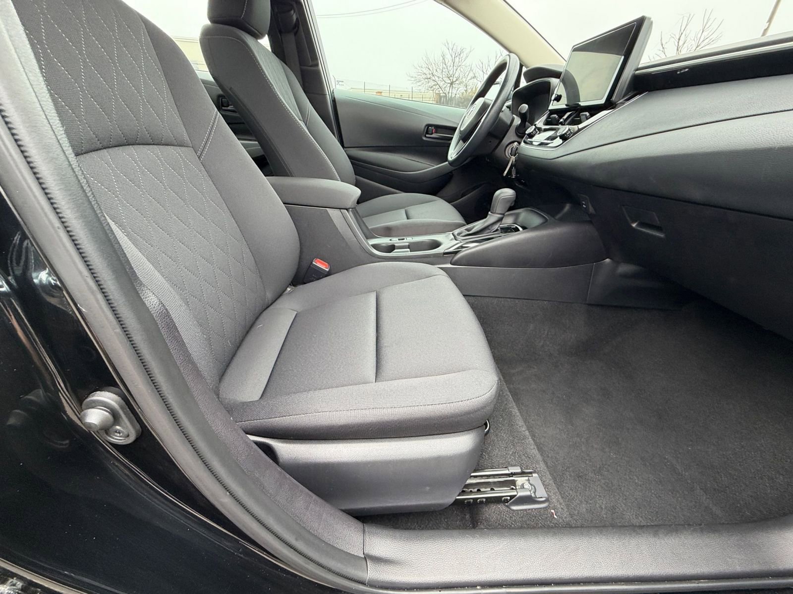 Thumbnail: 2025 Toyota Corolla - 25