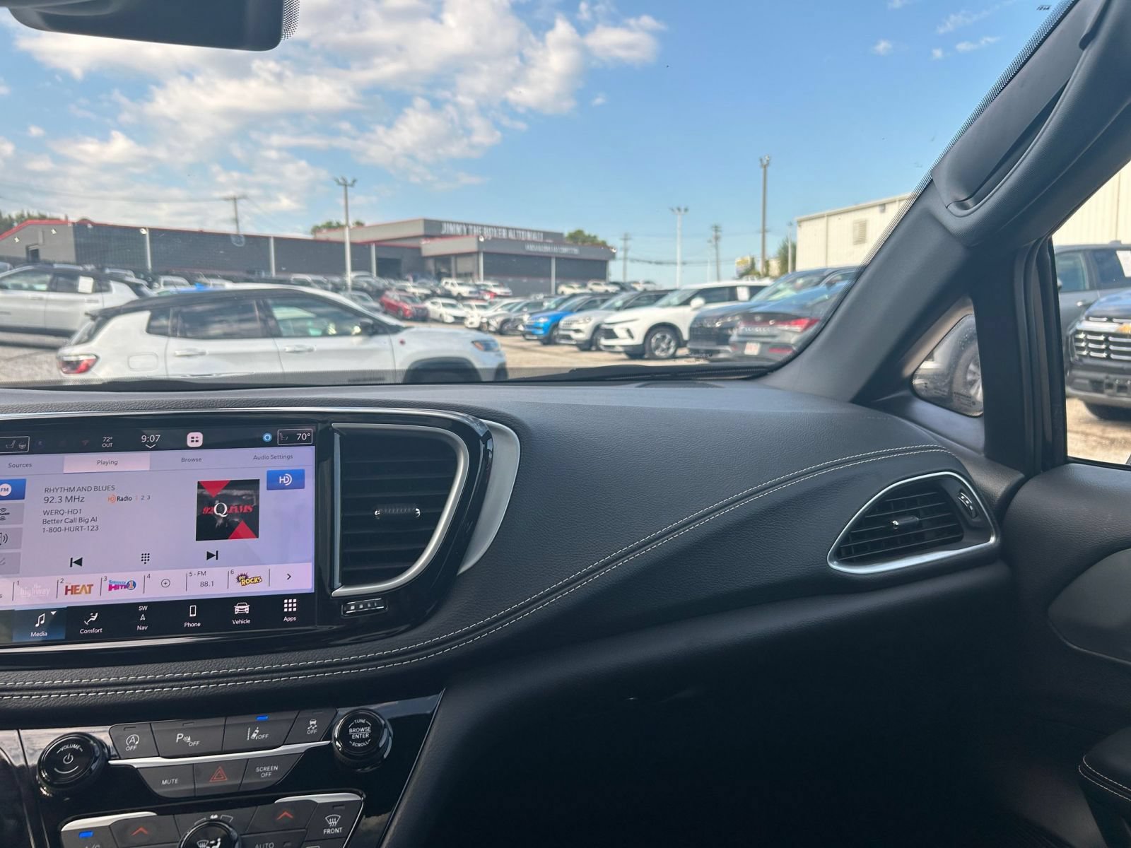 Thumbnail: 2025 Chrysler Pacifica - 29