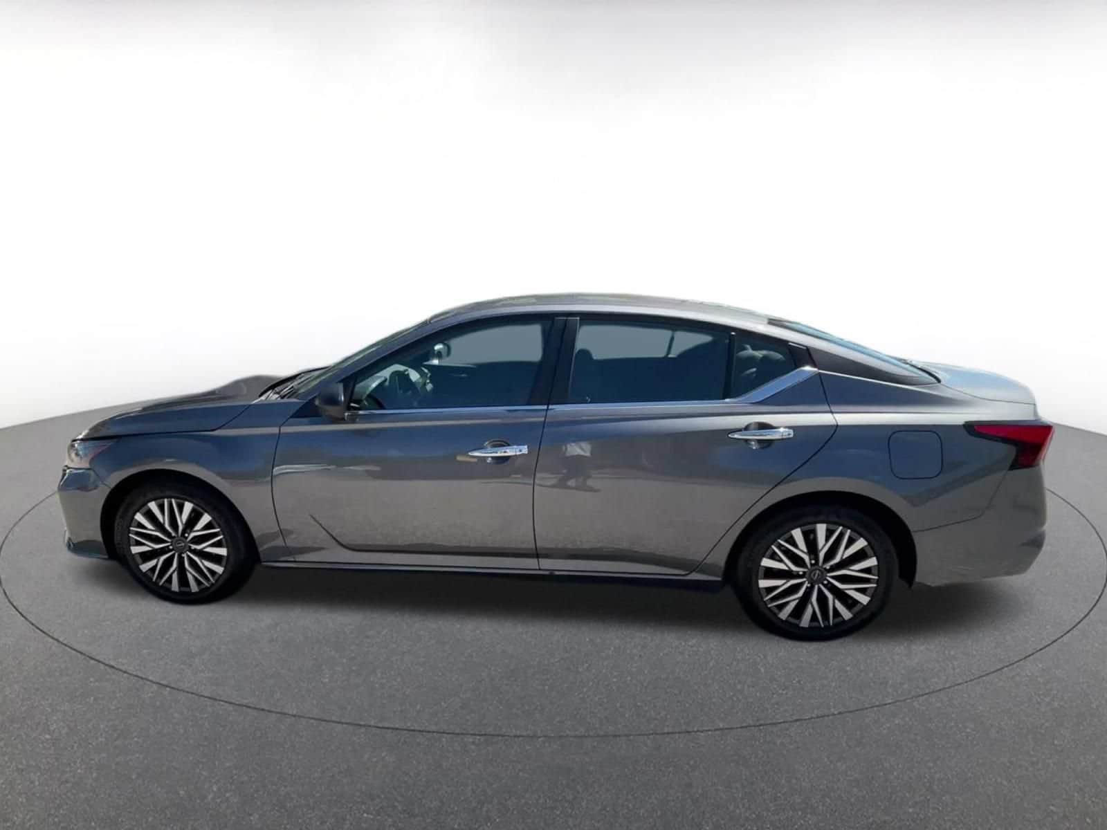 Thumbnail: 2025 Nissan Altima - 8
