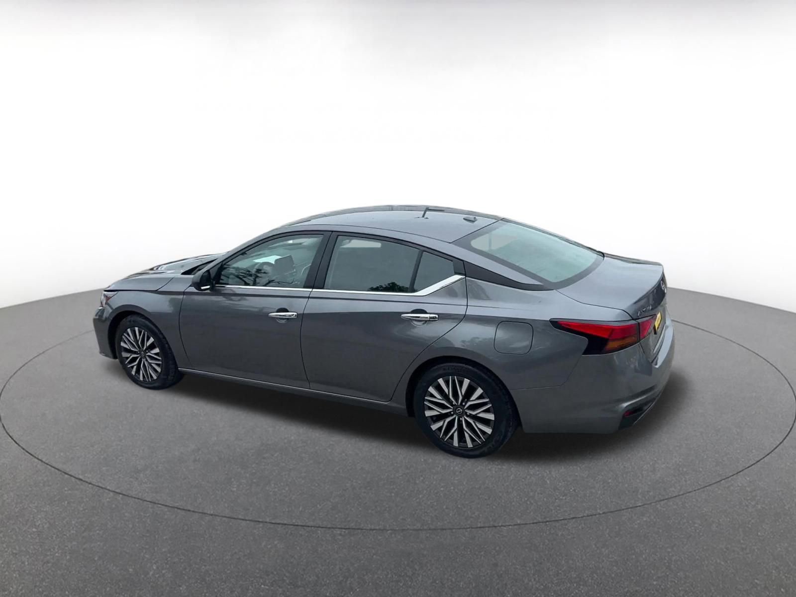 Thumbnail: 2025 Nissan Altima - 10