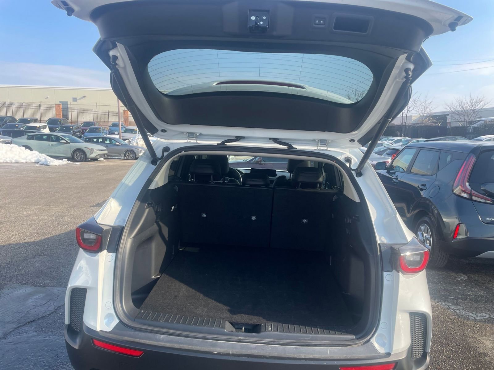 Thumbnail: 2025 Mazda CX-50 - 33