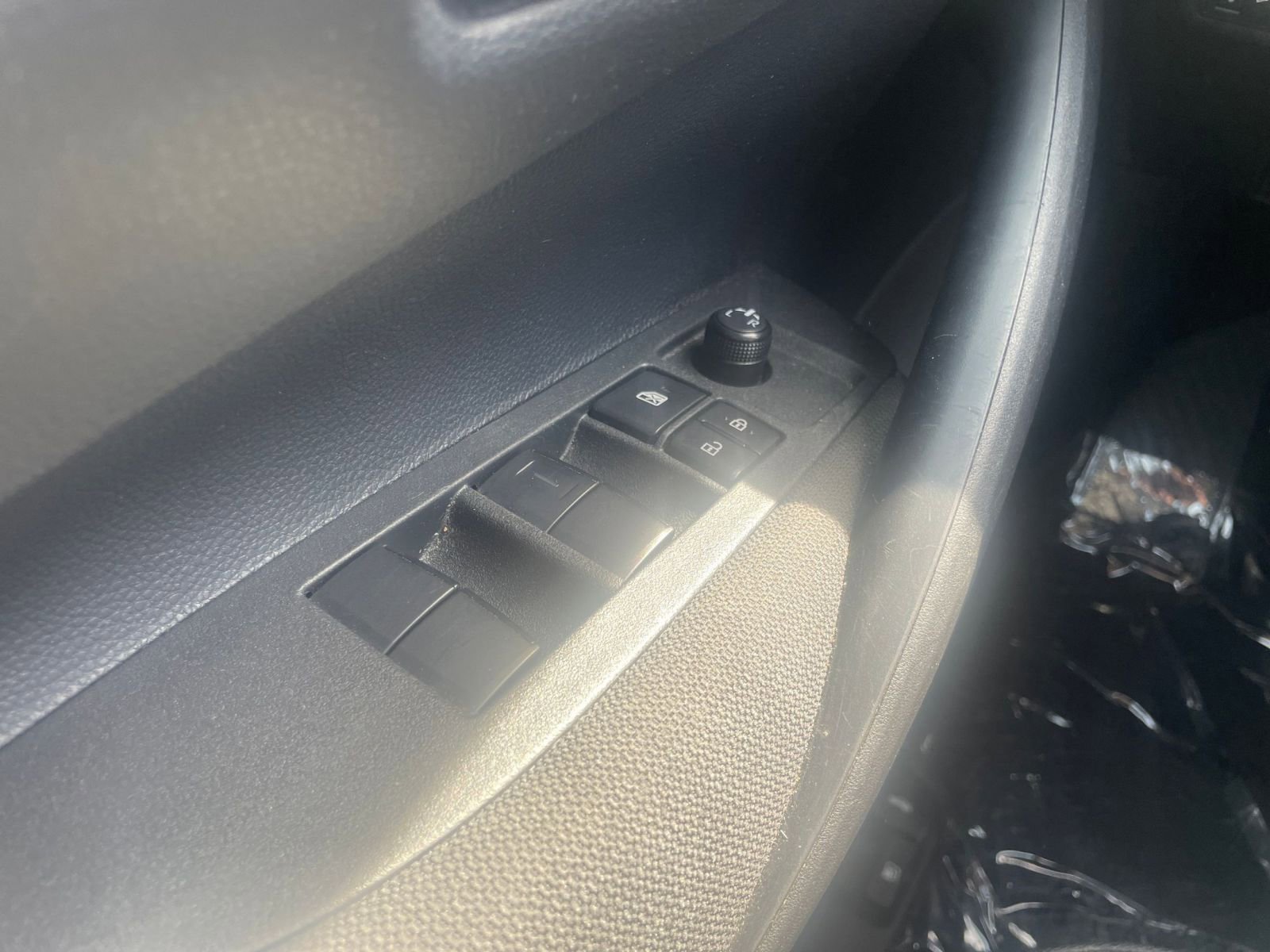 Thumbnail: 2025 Toyota Corolla - 18