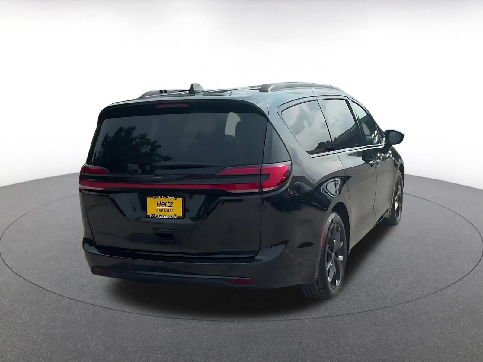 Thumbnail: 2025 Chrysler Pacifica - 14