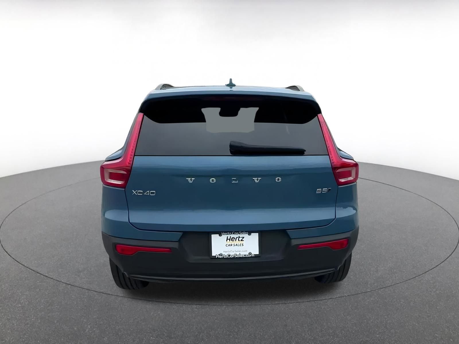 Thumbnail: 2024 Volvo XC40 - 12