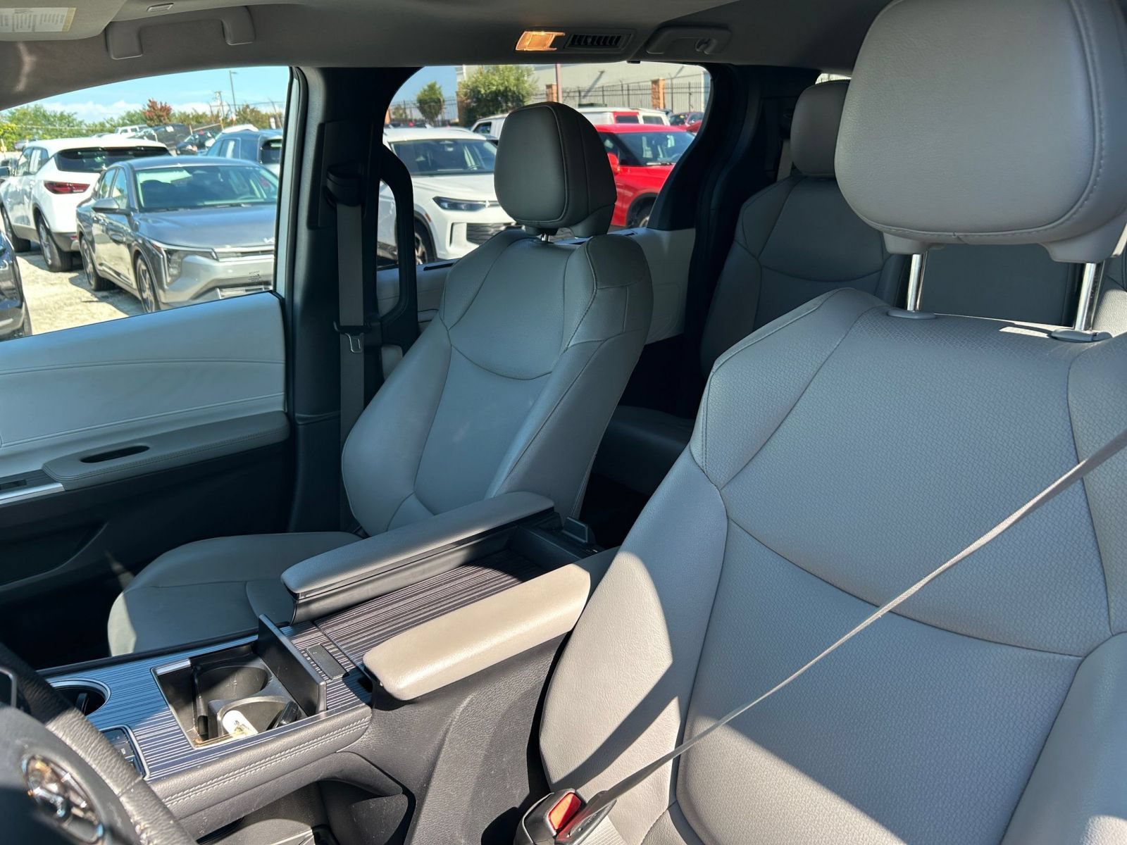 Thumbnail: 2025 Toyota Sienna - 34