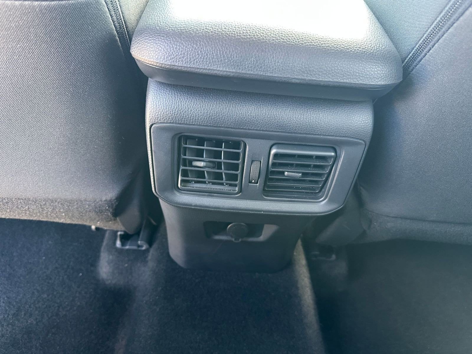 Thumbnail: 2025 Toyota RAV4 - 23