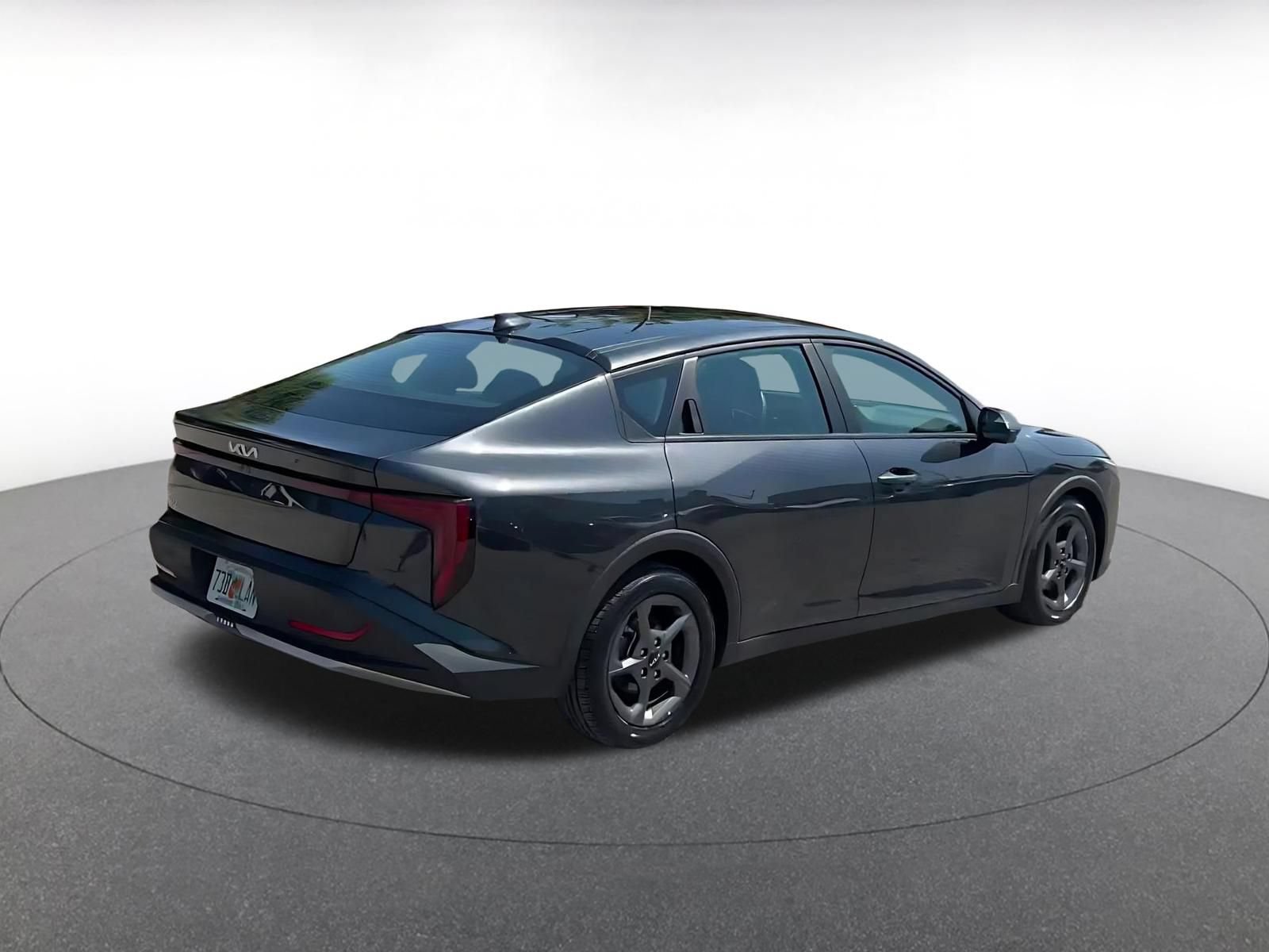 2025 Kia K4 LXS - Photo 15