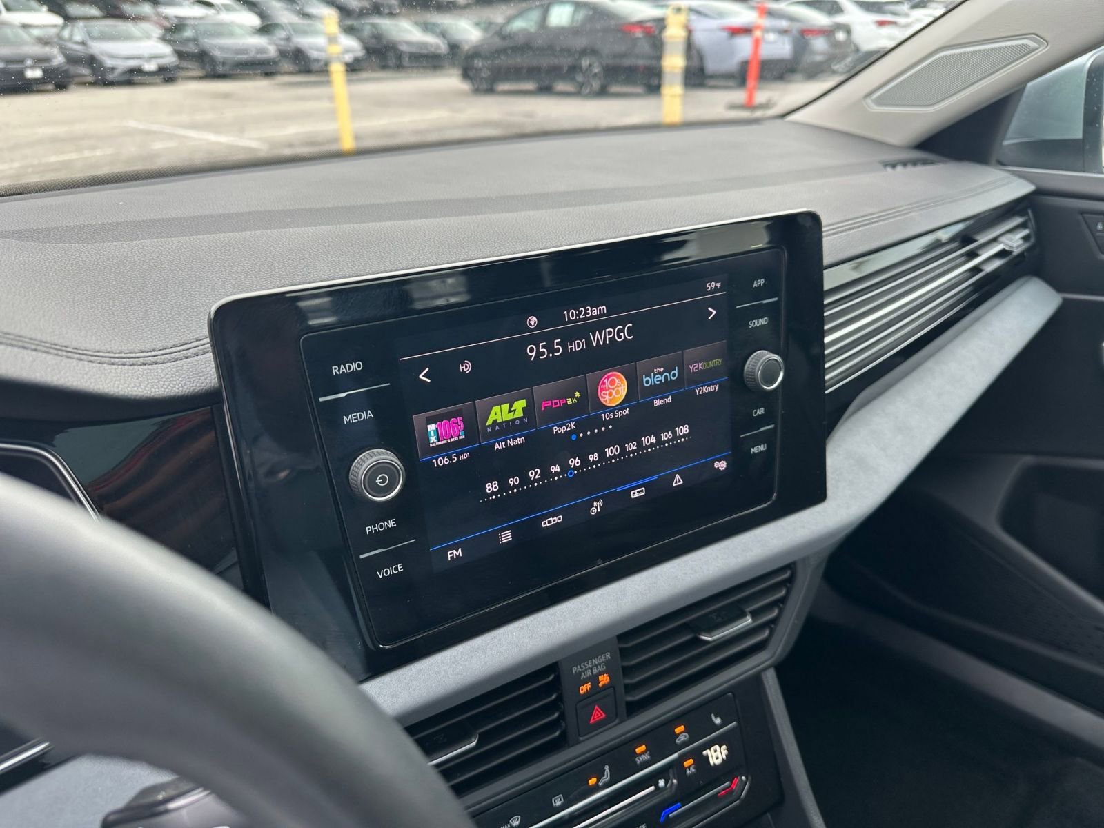 Thumbnail: 2025 Volkswagen Jetta - 21