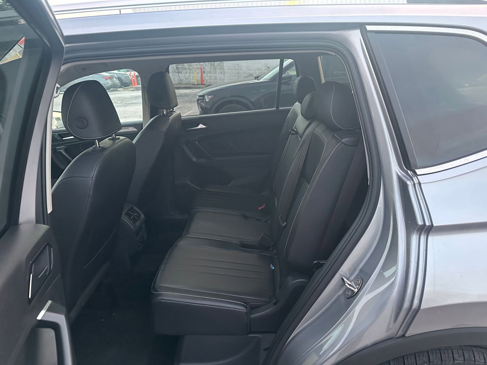 Thumbnail: 2024 Volkswagen Tiguan - 9