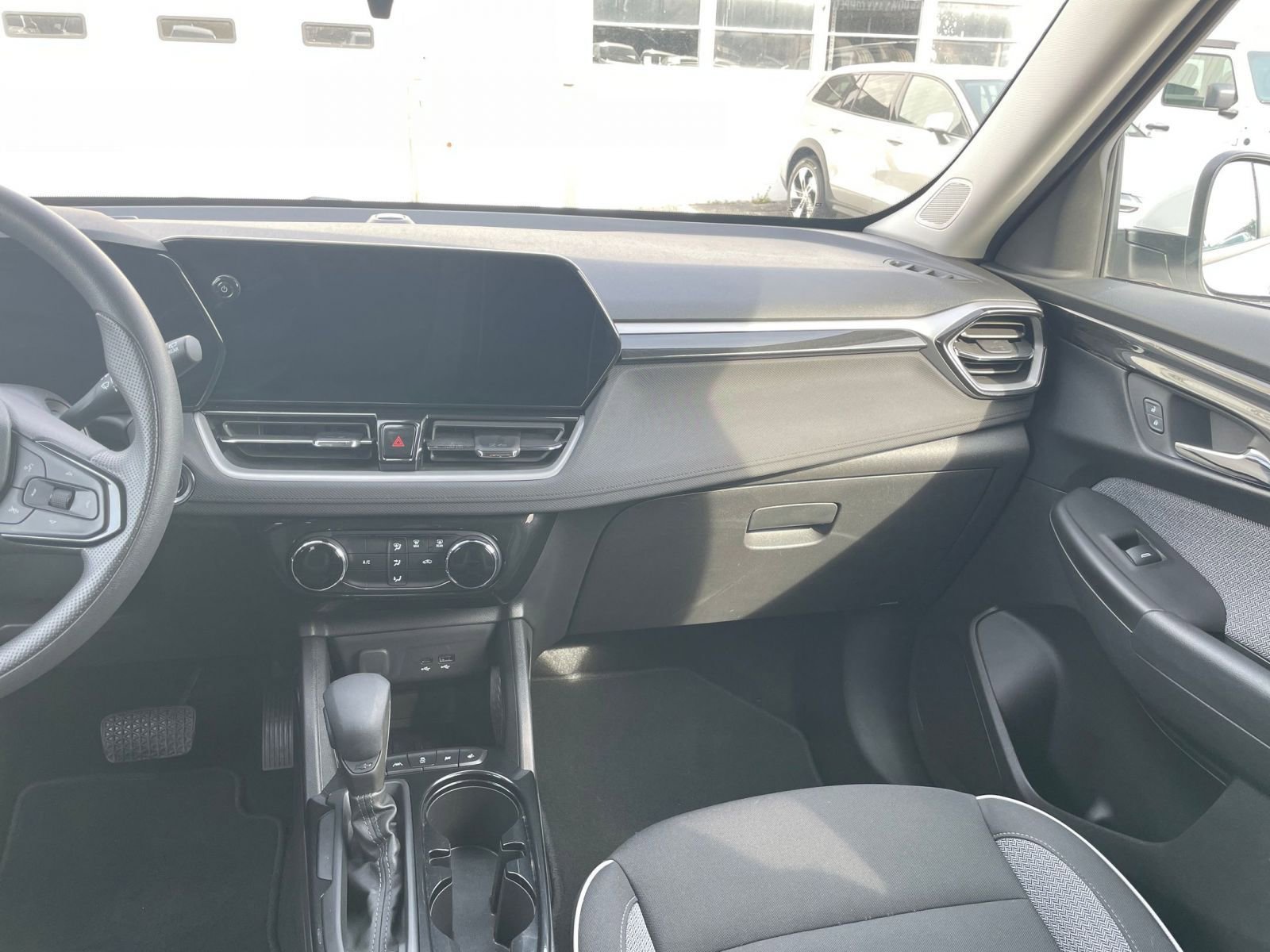 Thumbnail: 2025 Chevrolet TrailBlazer - 33