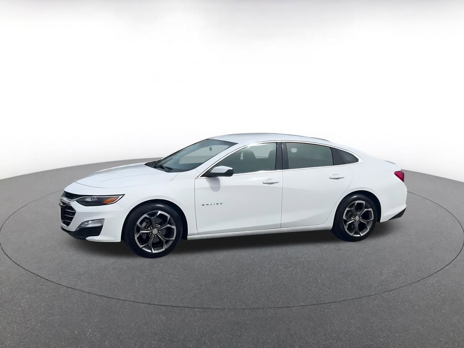 Thumbnail: 2024 Chevrolet Malibu - 9