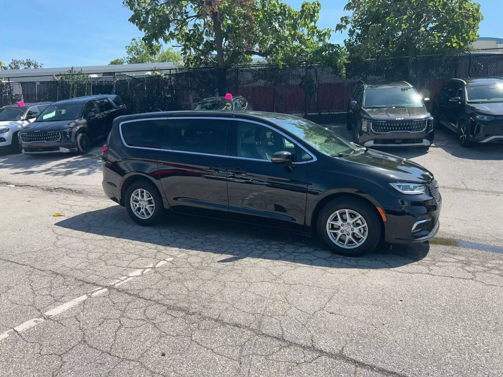 Thumbnail: 2025 Chrysler Pacifica - 2
