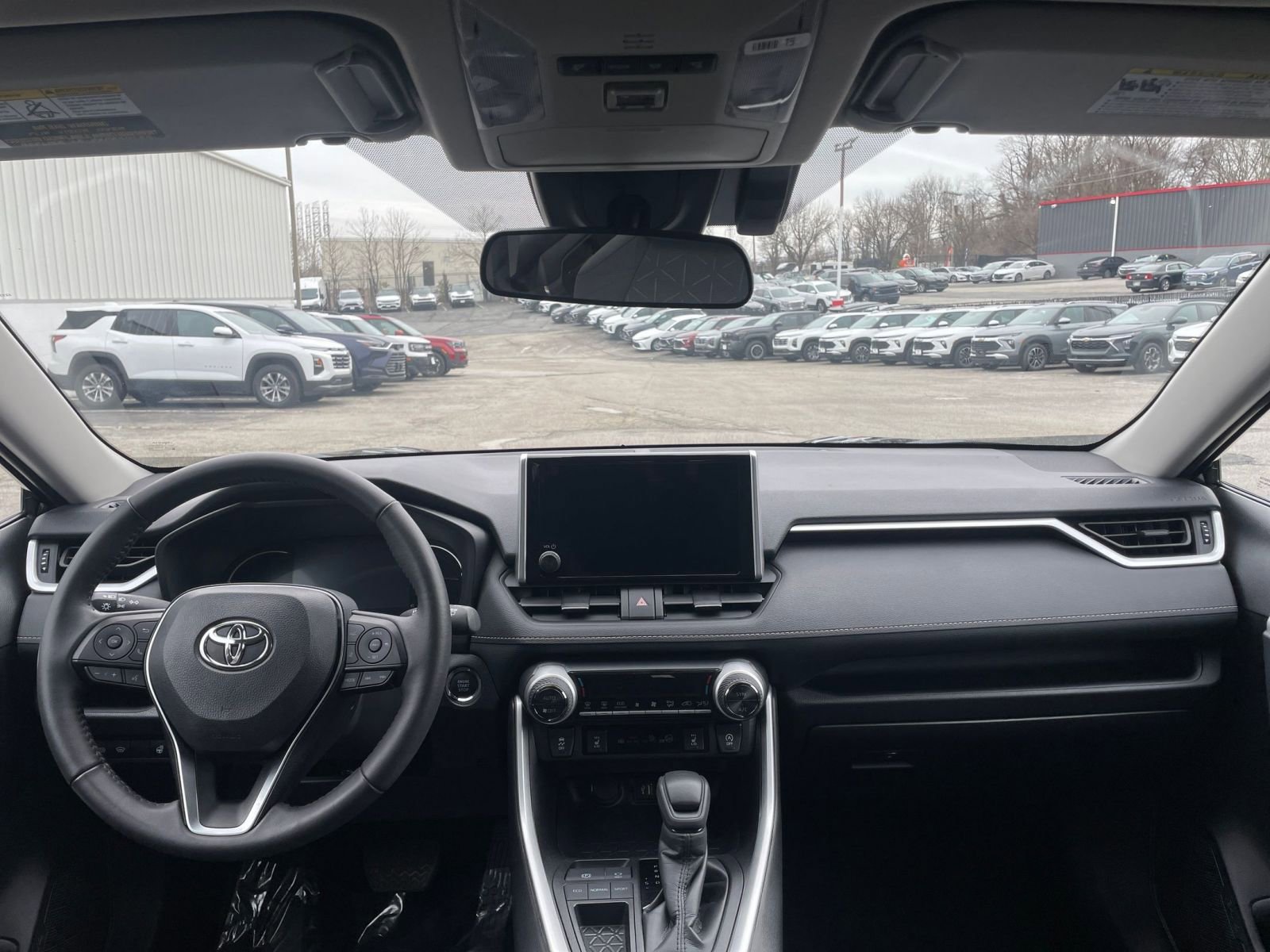 Thumbnail: 2025 Toyota RAV4 - 33