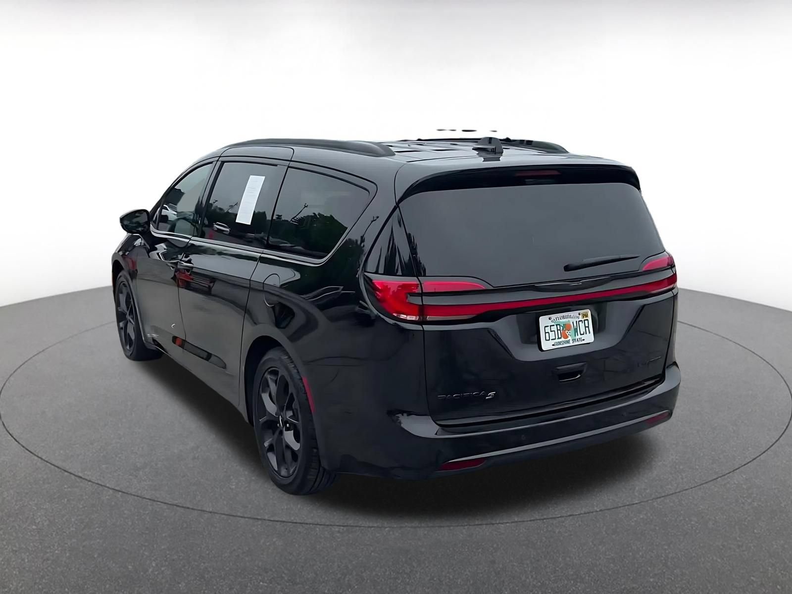 Thumbnail: 2025 Chrysler Pacifica - 9
