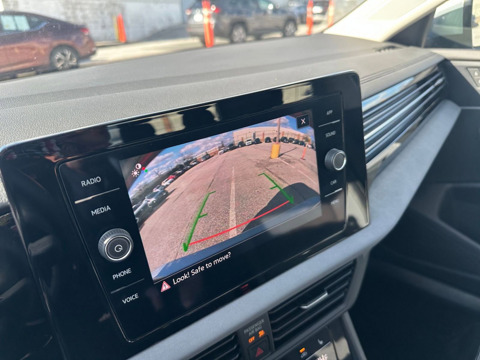 Thumbnail: 2025 Volkswagen Jetta - 17