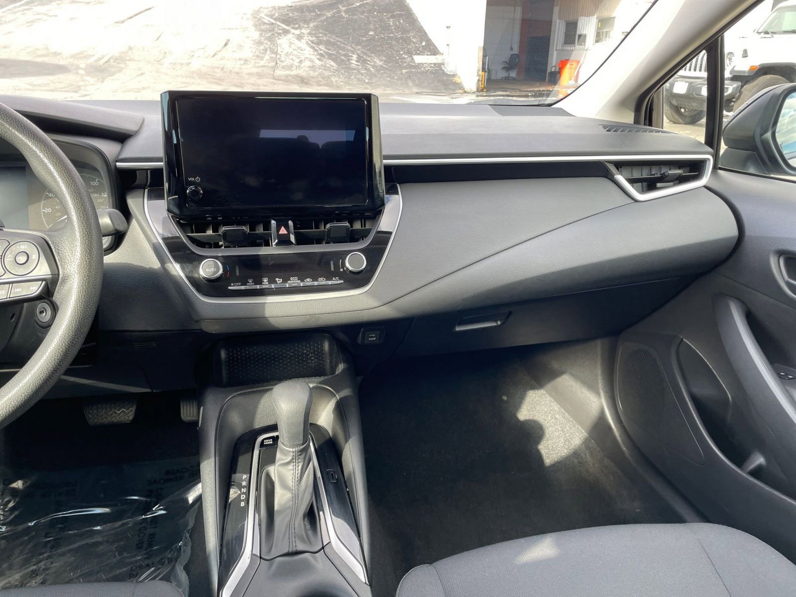 Thumbnail: 2025 Toyota Corolla - 33