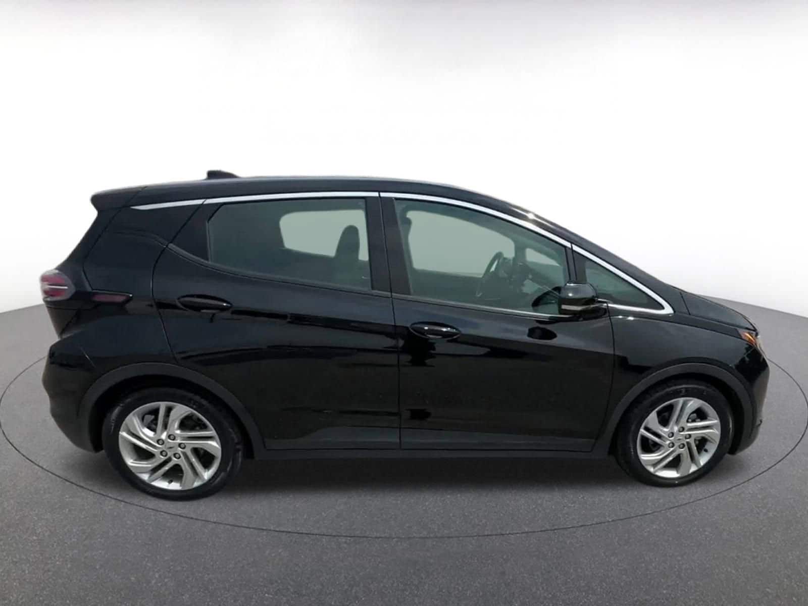 Thumbnail: 2023 Chevrolet Bolt EV - 16