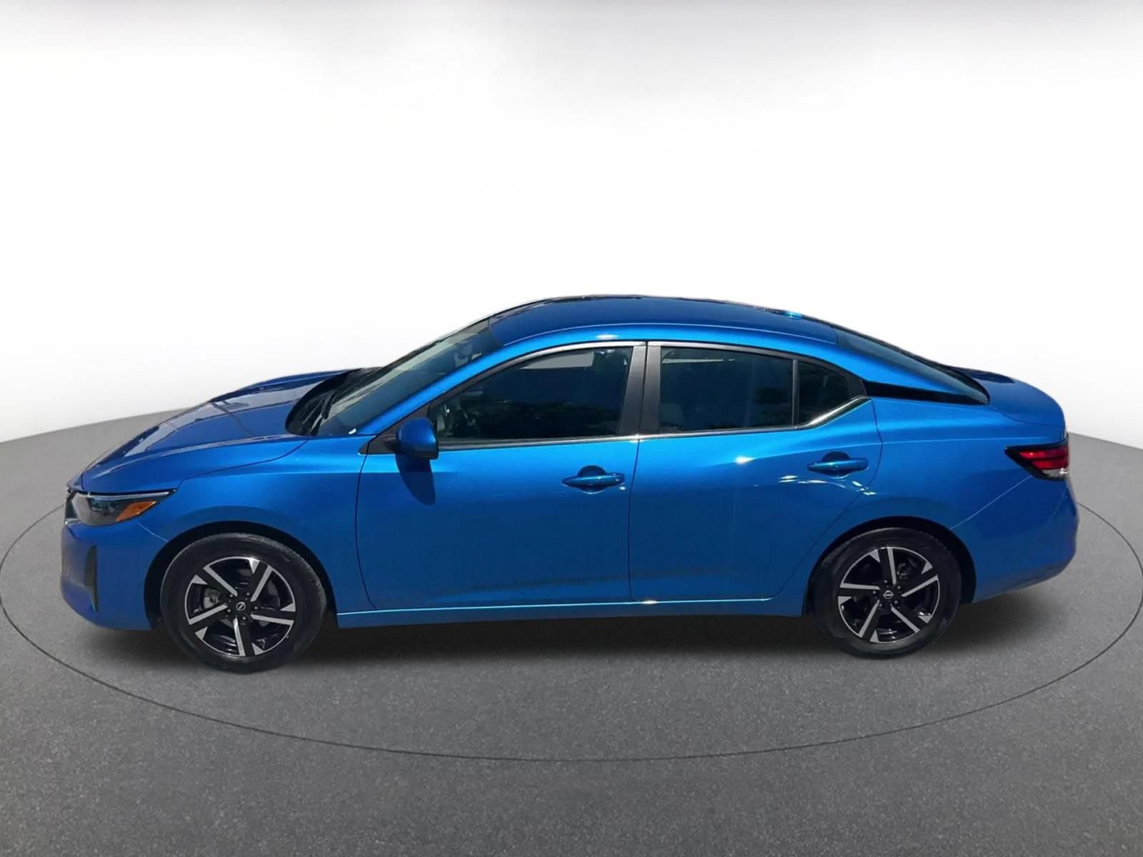 Thumbnail: 2025 Nissan Sentra - 9