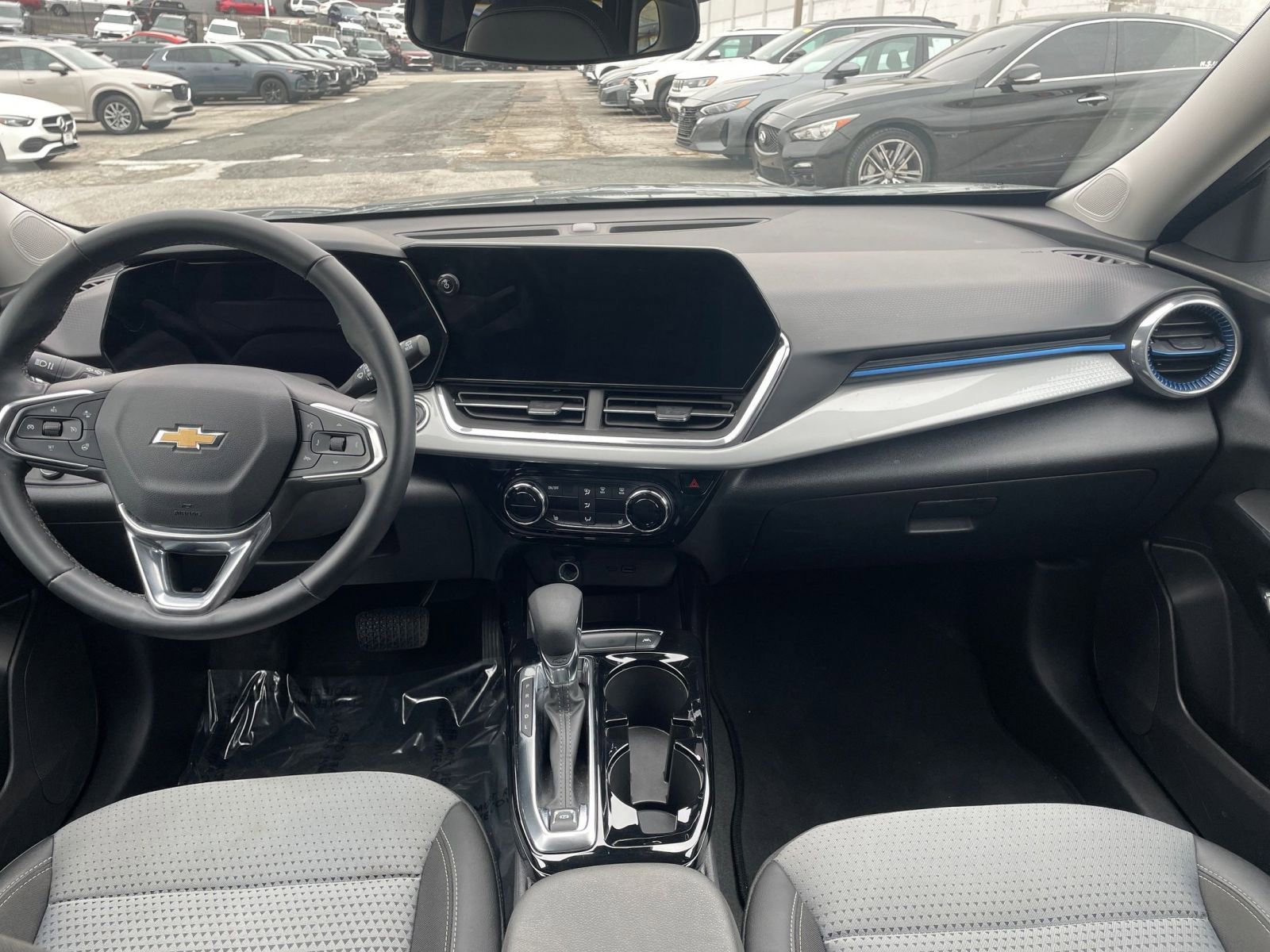 Thumbnail: 2025 Chevrolet Trax - 31