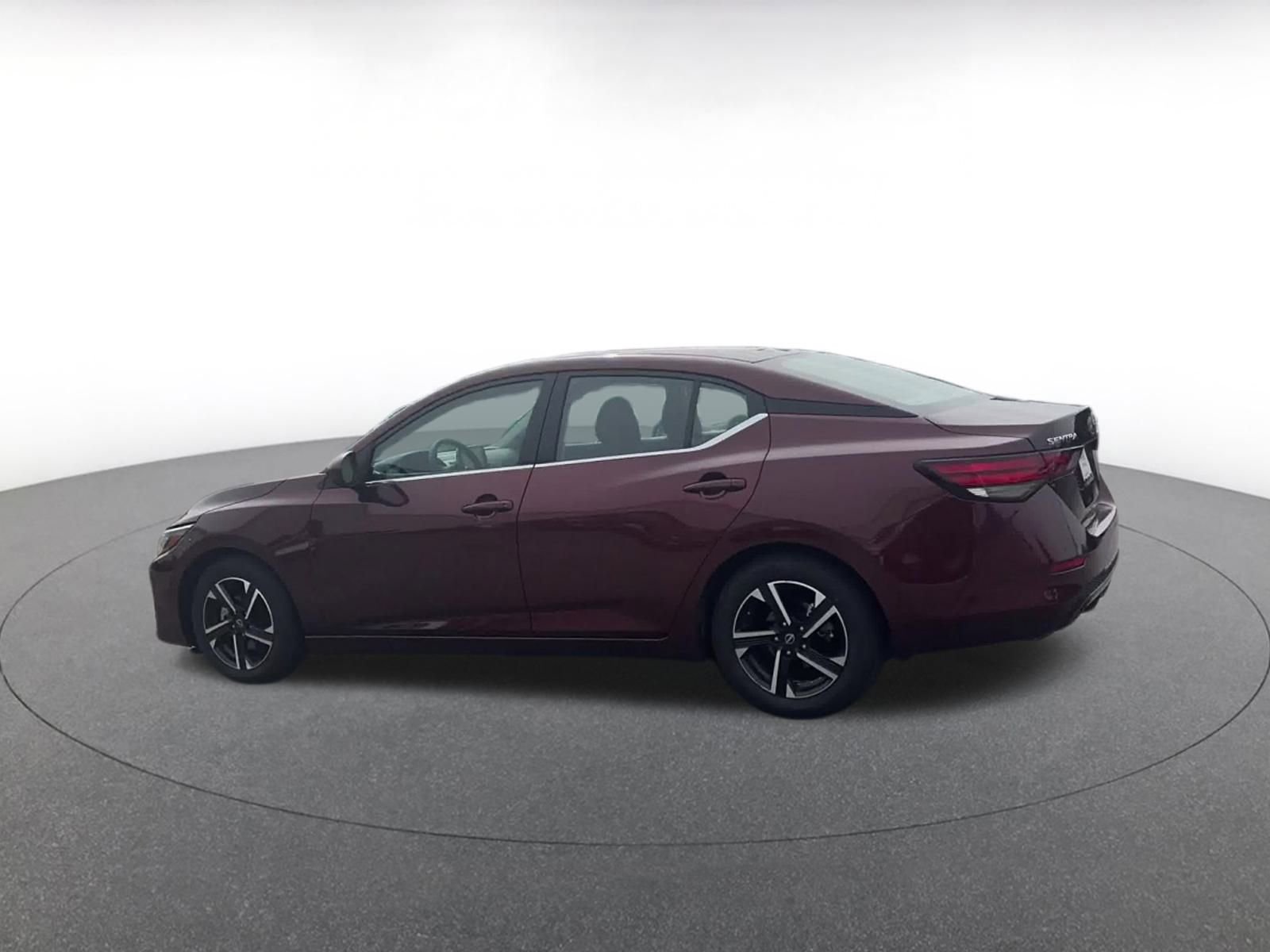 Thumbnail: 2024 Nissan Sentra - 10