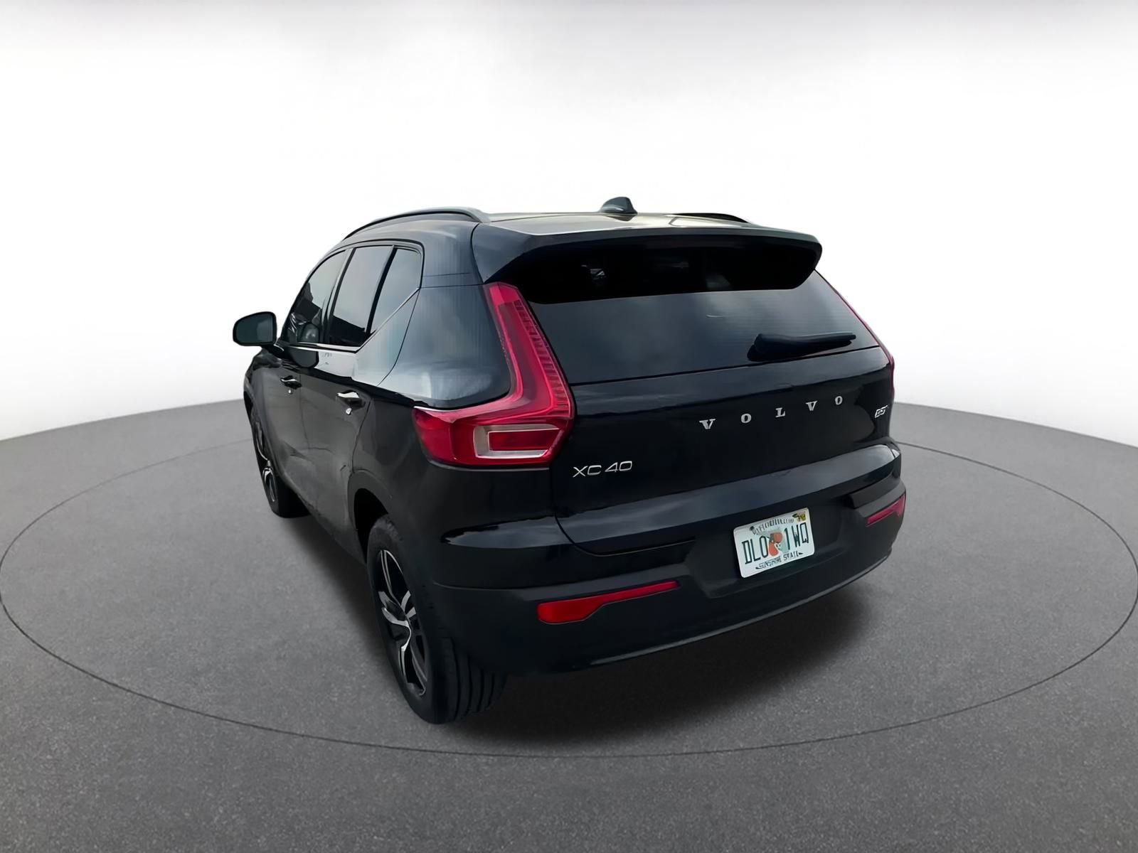 Thumbnail: 2024 Volvo XC40 - 11