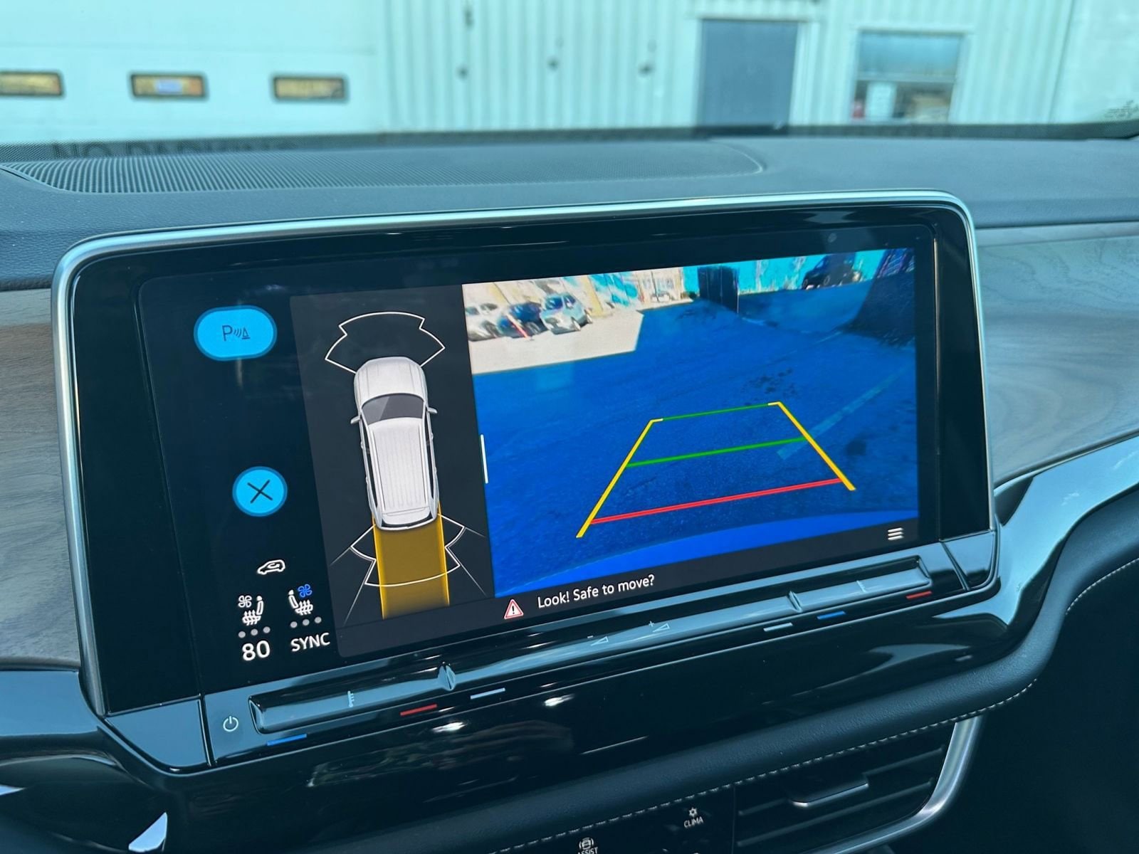 Thumbnail: 2025 Volkswagen Atlas - 17